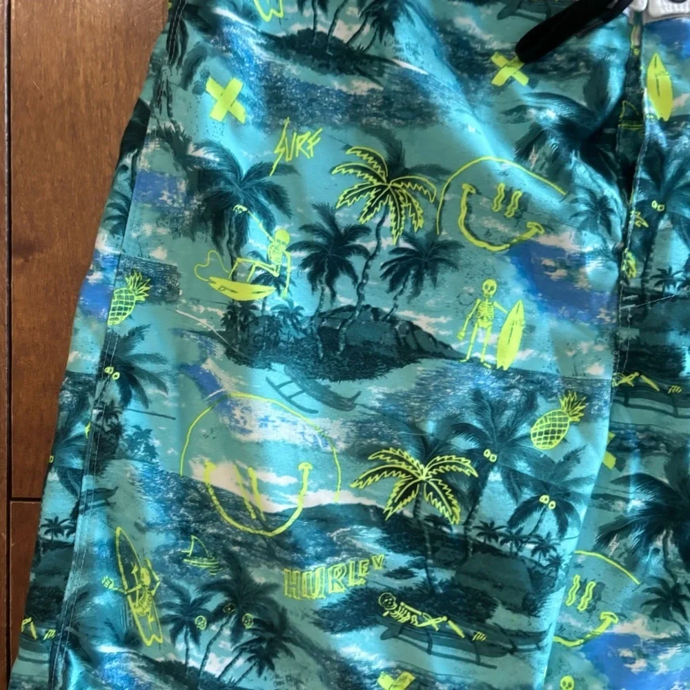 Hurley dynamic swim